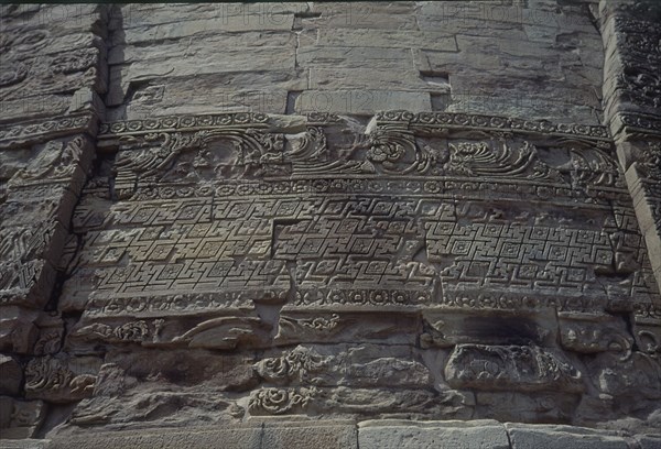 ASOKA
STUPA-DET RELIEVES DE LA BASE-PERIODO GUPTA-
SARNATH, DHAMEKH O PHARMACHAK
INDIA

This