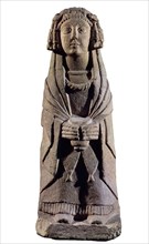 DAMA IBERICA CON MANTILLA DEL CERRO DE LOS SANTOS
MADRID, MUSEO ARQUEOLOGICO