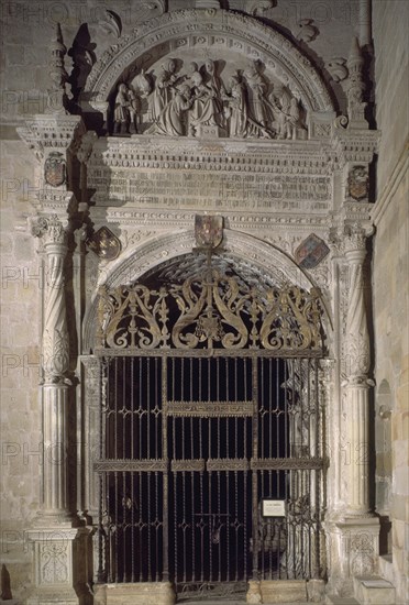 CAP S JUAN Y STA CATALINA (DONCEL)-PORTADA Y REJA
SIGÜENZA, CATEDRAL
GUADALAJARA

This image is