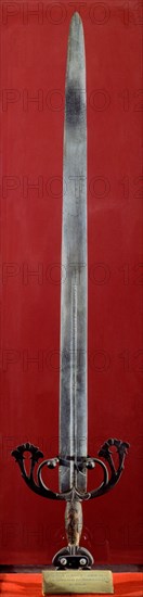 ESPADA DEL CID CAMPEADOR LLAMADA TIZONA
MADRID, MUSEO DEL EJERCITO
MADRID