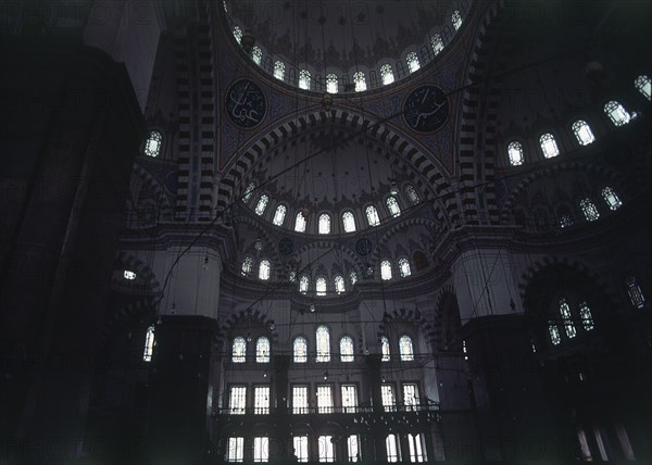 INTERIOR
ESTAMBUL, MEZQUITA AZUL O AHMED I
TURQUIA

This image is not downloadable. Contact us
