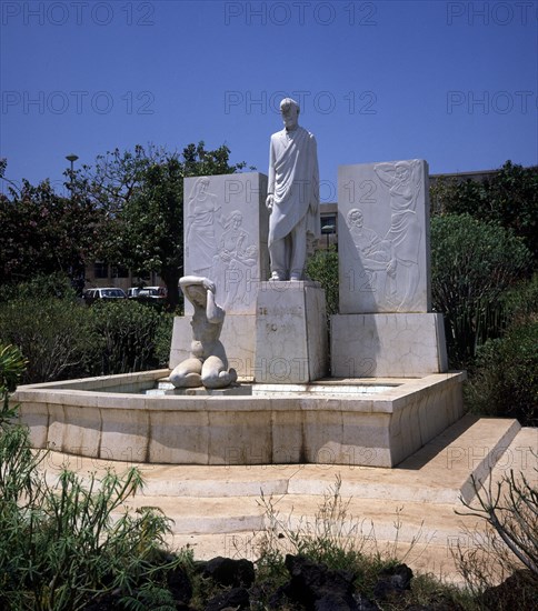 CEJAS ENRIQUE
MONUMENTO A TEOBALDO POWER
SANTA CRUZ, EXTERIOR
TENERIFE

This image is not