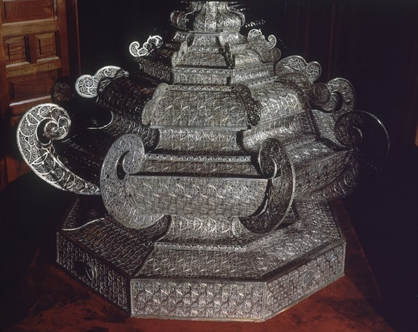 ESPELLOSA JERONIMO
PEANA DE FILIGRANA DE PLATA - REALIZADA EN LA HABANA EN 1665
ICOD, IGLESIA DE