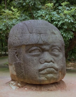 Tête monumentale