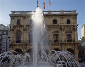 FUENTE DELANTE DEL AYUNTAMIENTO
CASTELLON DE LA PLANA, EXTERIOR
CASTELLON