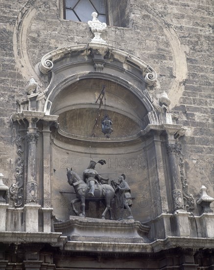 EXTERIOR- PORTADA-DET DE  SAN MARTIN Y EL POBRE- 1494- BRONCE
VALENCIA, IGLESIA DE SAN