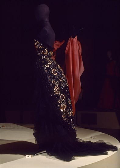 BALENCIAGA CRISTOBAL 1895/1972
VESTIDO DE TARDE-INVIERNO 1951 SAS- CAT  56
LYON, EXPOSICION