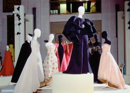 BALENCIAGA CRISTOBAL 1895/1972
TRAJES DE NOCHE-1958-60
LYON, EXPOSICION