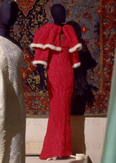 BALENCIAGA CRISTOBAL 1895/1972
TRAJE DE NOCHE-INVIERNO 1964        CAT 153
LYON, EXPOSICION