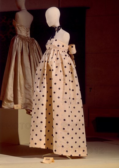 BALENCIAGA CRISTOBAL 1895/1972
TRAJE DE NOCHE-PRIMAVERA1959        CAT 100
LYON, EXPOSICION