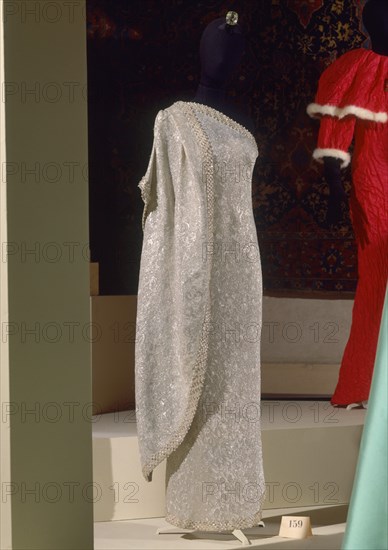 BALENCIAGA CRISTOBAL 1895/1972
VESTIDO DE NOCHE-PRIMAVERA1965      CAT 159
LYON, EXPOSICION