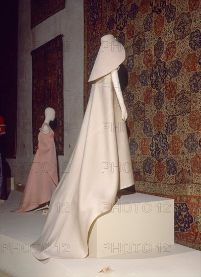 BALENCIAGA CRISTOBAL 1895/1972
TRAJE DE NOVIA-PRIMAVERA 1967       CAT 186
LYON, EXPOSICION