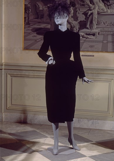 BALENCIAGA CRISTOBAL 1895/1972
ABRIGO DE TARDE-1940-41              CAT 12
LYON, EXPOSICION