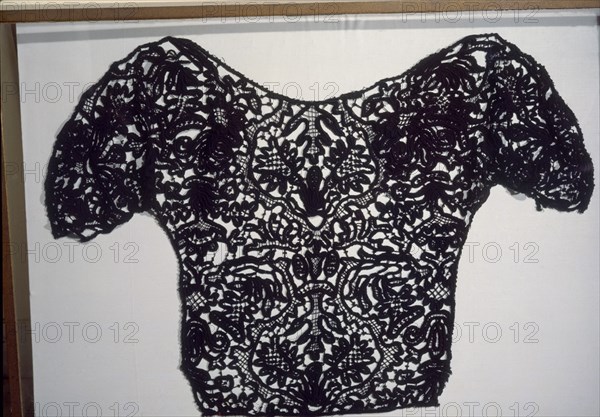 BALENCIAGA CRISTOBAL 1895/1972
CHALECO-S XIX                       CAT 458
LYON, EXPOSICION