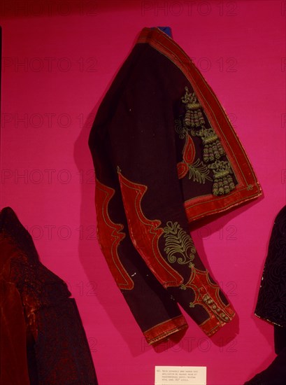 BALENCIAGA CRISTOBAL 1895/1972
CHAQUETA ESPAÑOLA-BOLERA            CAT 463
LYON, EXPOSICION