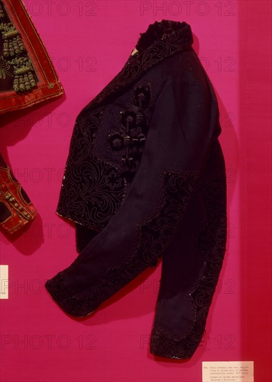 BALENCIAGA CRISTOBAL 1895/1972
CHAQUETA ESPAÑOLA-BOLERA            CAT 464
LYON, EXPOSICION