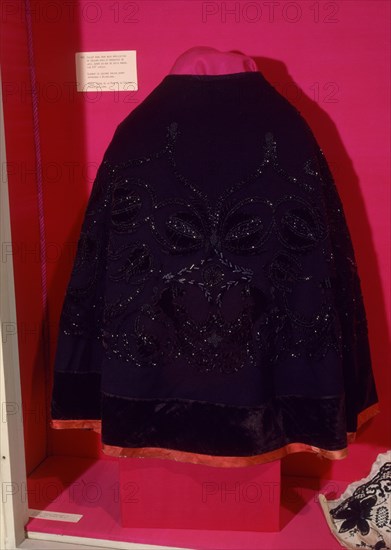 BALENCIAGA CRISTOBAL 1895/1972
ESTOLA-FINAL S XIX                  CAT 465
LYON, EXPOSICION