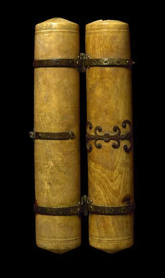 ESTUCHE JUEGO BOLAS - MARFIL -  S X - PROCEDENTE DE MEDINA AZAHARA
BURGOS, MUSEO DE