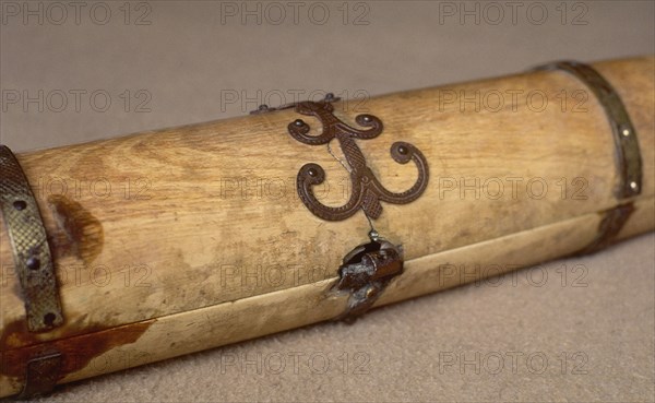 ESTUCHE JUEGO BOLAS - MARFIL -  S X - PROCEDENTE DE MEDINA AZAHARA
BURGOS, MUSEO DE