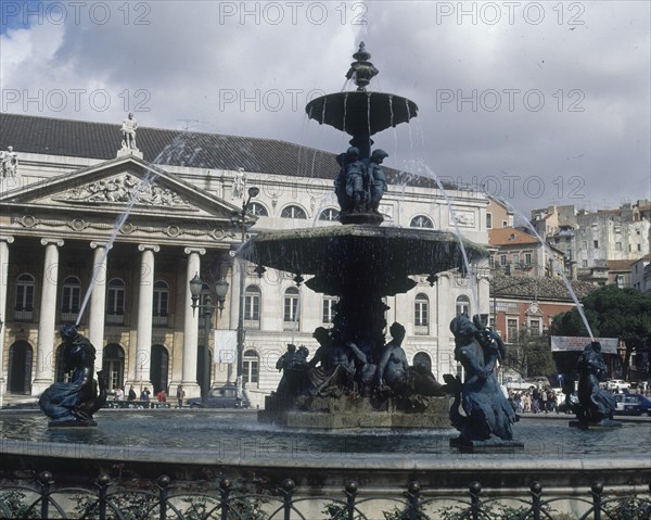 PLAZA DE PEDRO IV - FUENTE Y TEATRO DONA MARIA II
LISBOA, EXTERIOR
PORTUGAL

This image is not