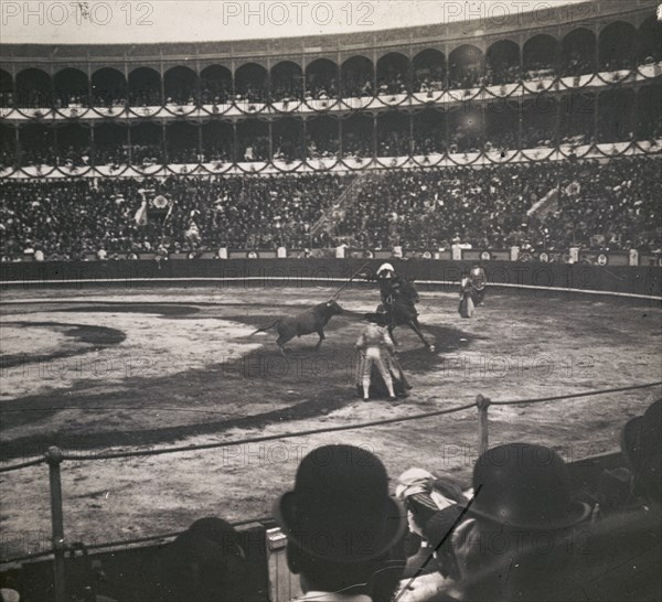 CORRIDA GOYESCA EN VALLADOLID-HACIA 1925

This image is not downloadable. Contact us for the high
