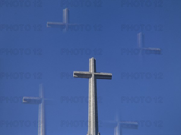 CRUZ-DET SUPERIOR-IMAGEN DE PENTAPRISMA
CUELGAMUROS, VALLE DE LOS CAIDOS
MADRID
