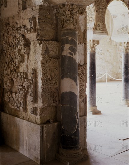SALON RICO-CAPITEL FUSTE Y BASA CON PILASTRA
PROVINCIA, MEDINA AZAHARA
CORDOBA