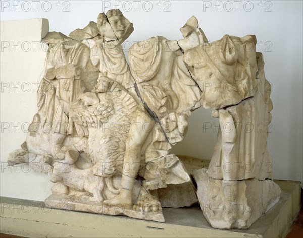 MUSEO-SARCOFAGO ROMANO S II AC-FRENTE
PROVINCIA, MEDINA AZAHARA
CORDOBA