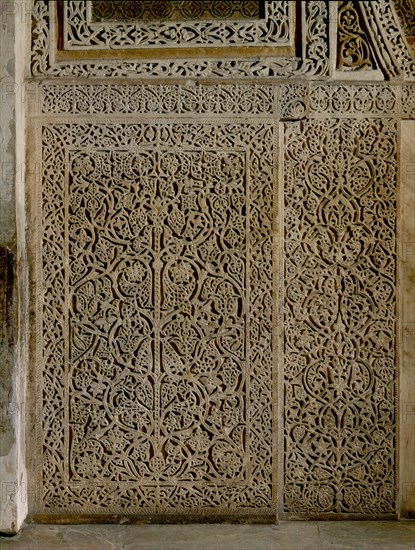 TABLERO DE MARMOL DEL FRENTE DEL MIHRAB-DECORACION HISPANOMUSULMANA
CORDOBA,