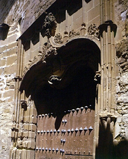 EXTERIOR-FACHADA SUR PUERTA GOTICA FIN SG XV DEL PERDON
BAEZA, CATEDRAL
JAEN

This image is not