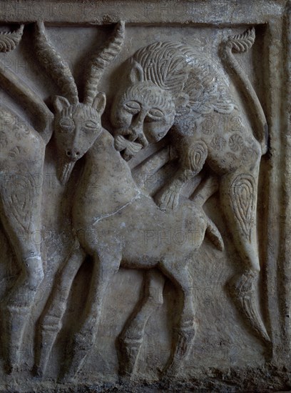 PILA DE BADIS - DETALLE DE LEON CAZANDO - S X
GRANADA, MUSEO HISPANO-MUSULMAN
GRANADA

This