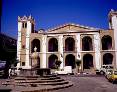 AYUNTAMIENTO-FACHADA Y FUENTE
BERJA, EXTERIOR
ALMERIA
