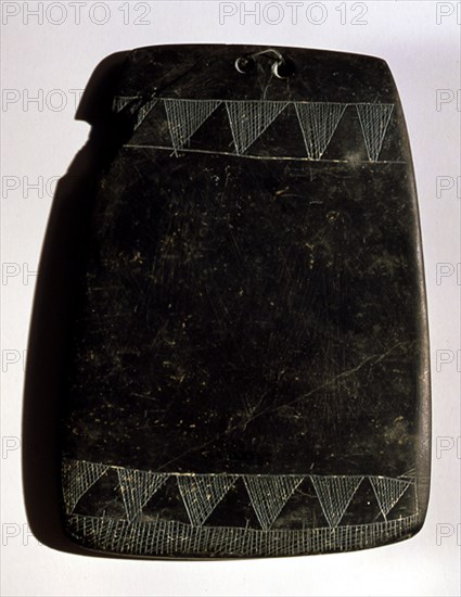 IDOLO (REVERSO) NEOLITICO PROCEDE DEL DOLMEN DE VALENCINA DE LA CONCEPCION
SEVILLA, MUSEO