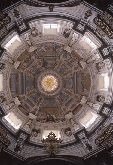 BOVEDA
SEVILLA, IGLESIA DE SAN LUIS FRANCESES
SEVILLA

This image is not downloadable. Contact