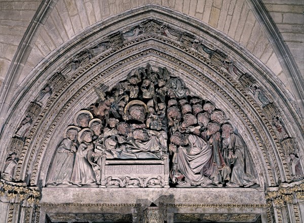 PUERTA DE NTA SRA DEL AMPARO-TIMPANO-MUERTE DE VIRGEN- ESCENA DORMICION DE LA VIRGEN
PAMPLONA,