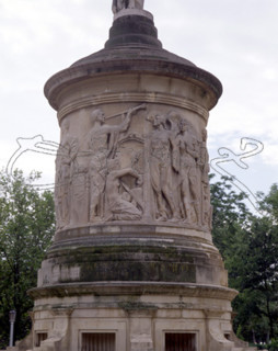 MONUMENTO A GAYARRE-RELIEVE DE LA MUSICA
PAMPLONA, PARQUE TACONERA
NAVARRA

This image is not
