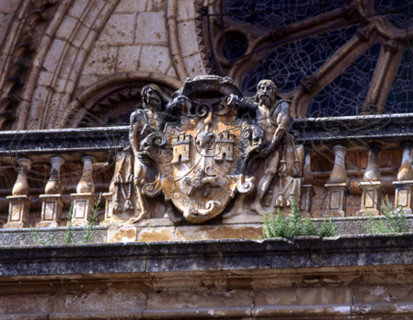 CATEDRAL-DETALLE DE ESCUDO EN LA FACHADA
BURGO DE OSMA, CATEDRAL
SORIA