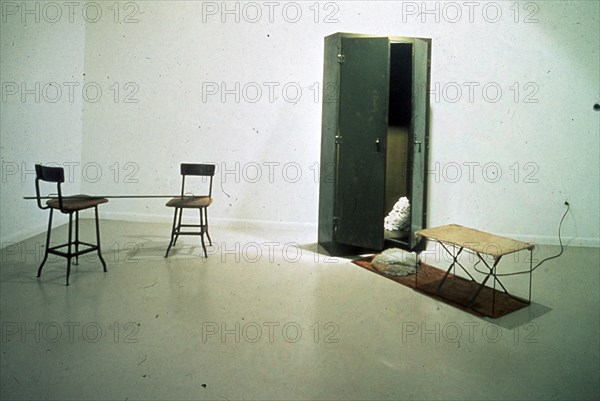 IRELAND DAVID
DOS SILLAS Y UN ARMARIO-1989

This image is not downloadable. Contact us for the