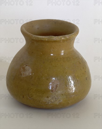 MUSEO-ORCITA CON VIDRIO MELADO-HISPANO MUSULMAN
PROVINCIA, MEDINA AZAHARA
CORDOBA

This image