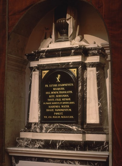 CENOTAFIO DE FRAY LUIS DE LEON EN MARMOLES BLANCOS Y NEGROS
SALAMANCA,