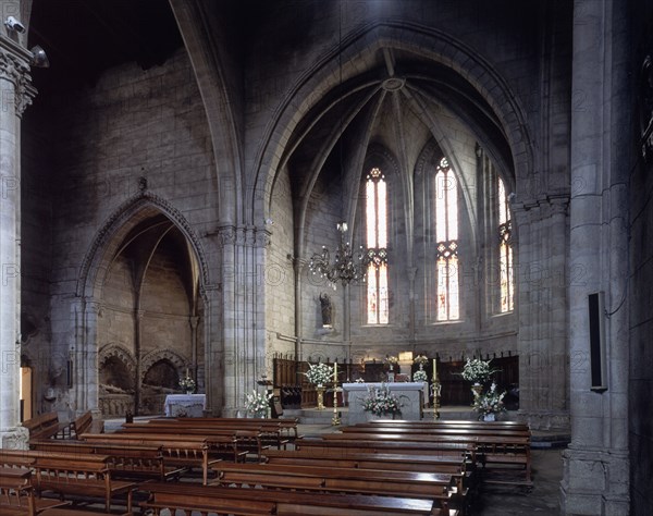 INTERIOR DE LA IGLESIA HACIA EL ALTAR- BOVEDA DE CRUCERIA
LUGO, CONVENTO DE SAN