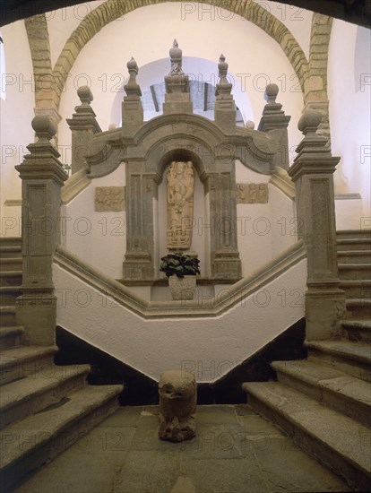 ESCALERA NOBLE S XVIII CON IMAGEN DE LA VIRGEN EN MEDIO -
CONGOSTO, MONASTERIO SAN MIGUEL