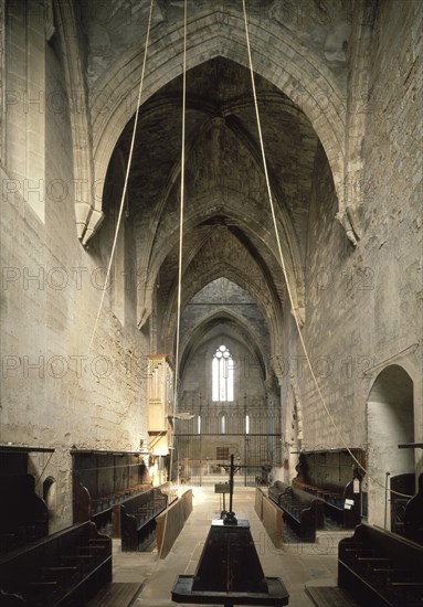 NAVE CENTRAL Y CORO HACIA LA CABECERA-
VALLBONA, MONASTERIO SANTA MARIA
LERIDA

This image is