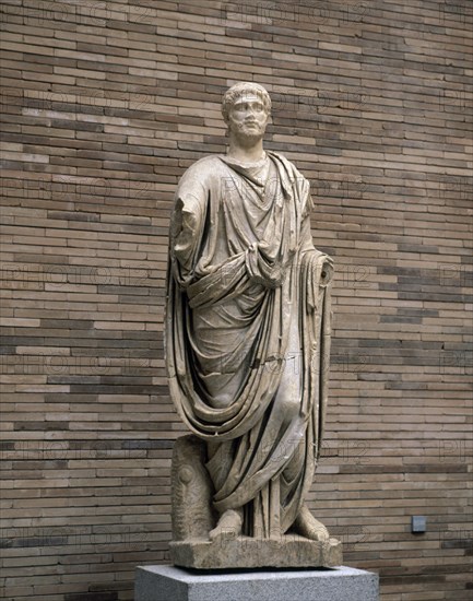 CAYO ATEYO AULINO
ESCULTURA ROMANA DE HOMBRE CON TOGA-
MERIDA, MUSEO DE ARTE