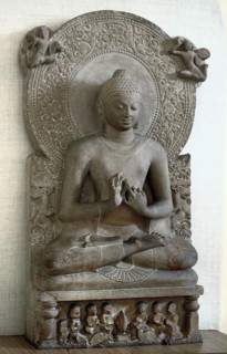 ESCUELA DE SARNATH
ESCULTURA BUDICA(GIRA RUEDA DE LA LEY)V CENTURIA-ESTIL GUPTA
SARNATH,