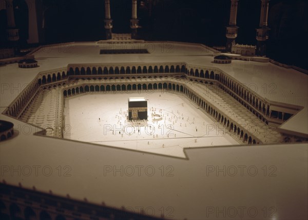 PABELLON ARABIA SAUDI-LA MECA-MAQUETA DE LA GRAN MEZQUITA-SANTUARIO DE LA KAABA
SEVILLA,