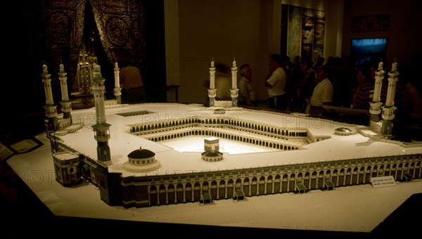 PABELLON ARABIA SAUDI-LA MECA-MAQUETA DE LA GRAN MEZQUITA-SANTUARIO DE LA KAABA
SEVILLA,
