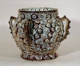 GERRETA HECHA A MOLDE-MANISES S XV-XVI-PINTADA CON MILANOSY FLORES
MADRID, INSTITUTO VALENCIA DE