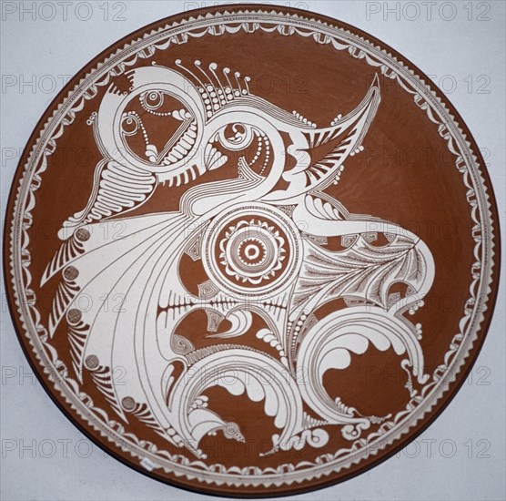 PLATO DIBUJADO CON ENGOBE (ARCILLA BLANCA)-CERAMICA POPULAR S XX
VILLAFRANCA DE LOS CABALLEROS,