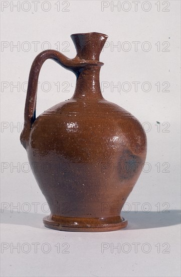 VINAJERA DE BASE ANCHA - CUELLO ALTO Y ESTRECHO CON UN ASA - VIDRIADA
JIMENEZ DE JAMUZ, COLECCION